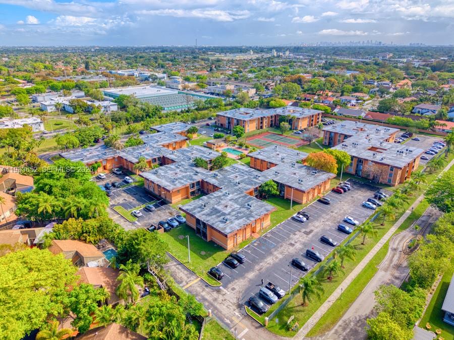SUNSET PALMS EAST CONDO - Residential