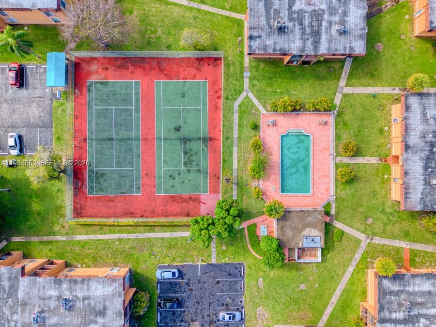 SUNSET PALMS EAST CONDO - Residential