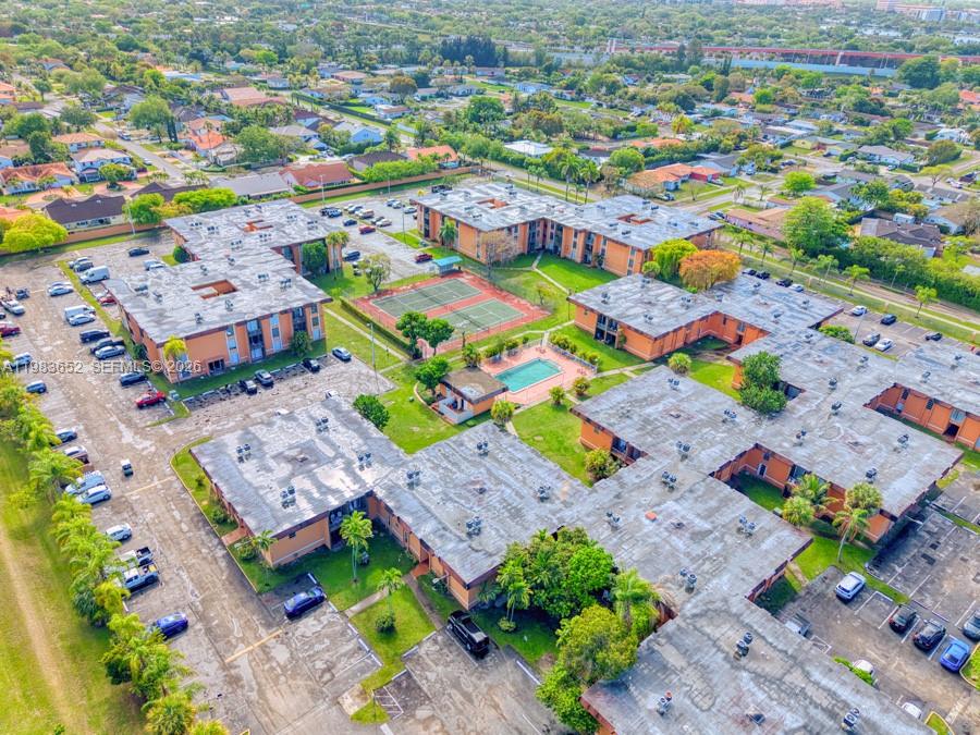 SUNSET PALMS EAST CONDO - Residential