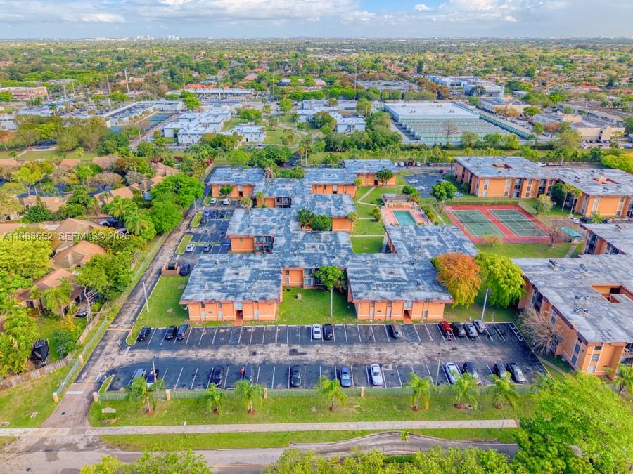 SUNSET PALMS EAST CONDO - Residential