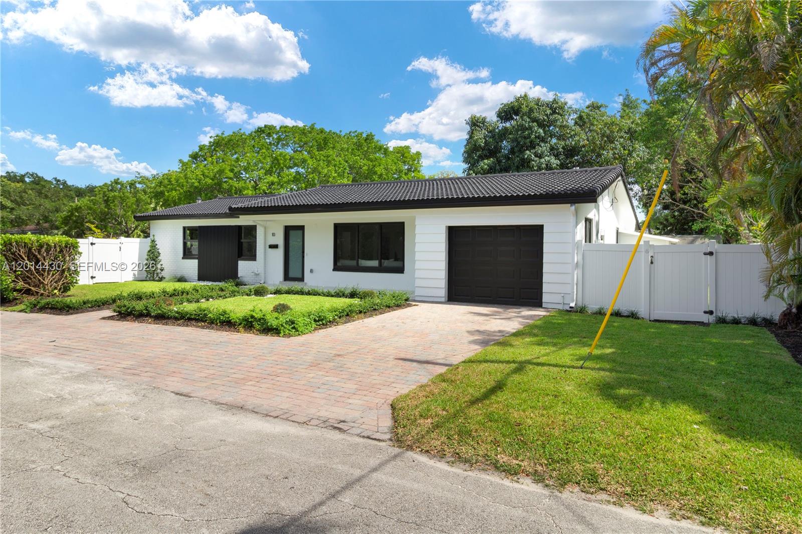 10 NW 100th St