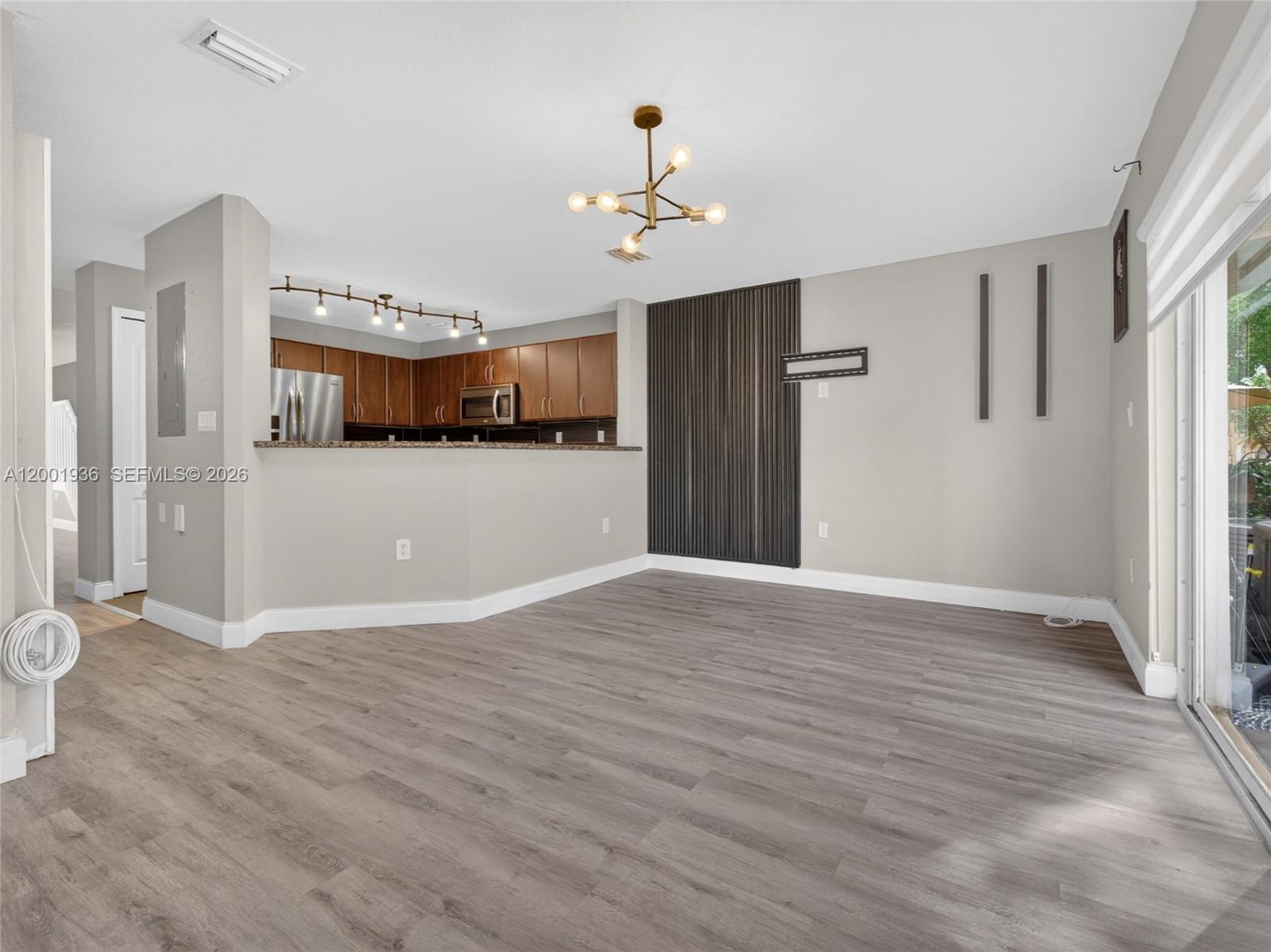 MELROSE POINT CONDO - Residential Lease