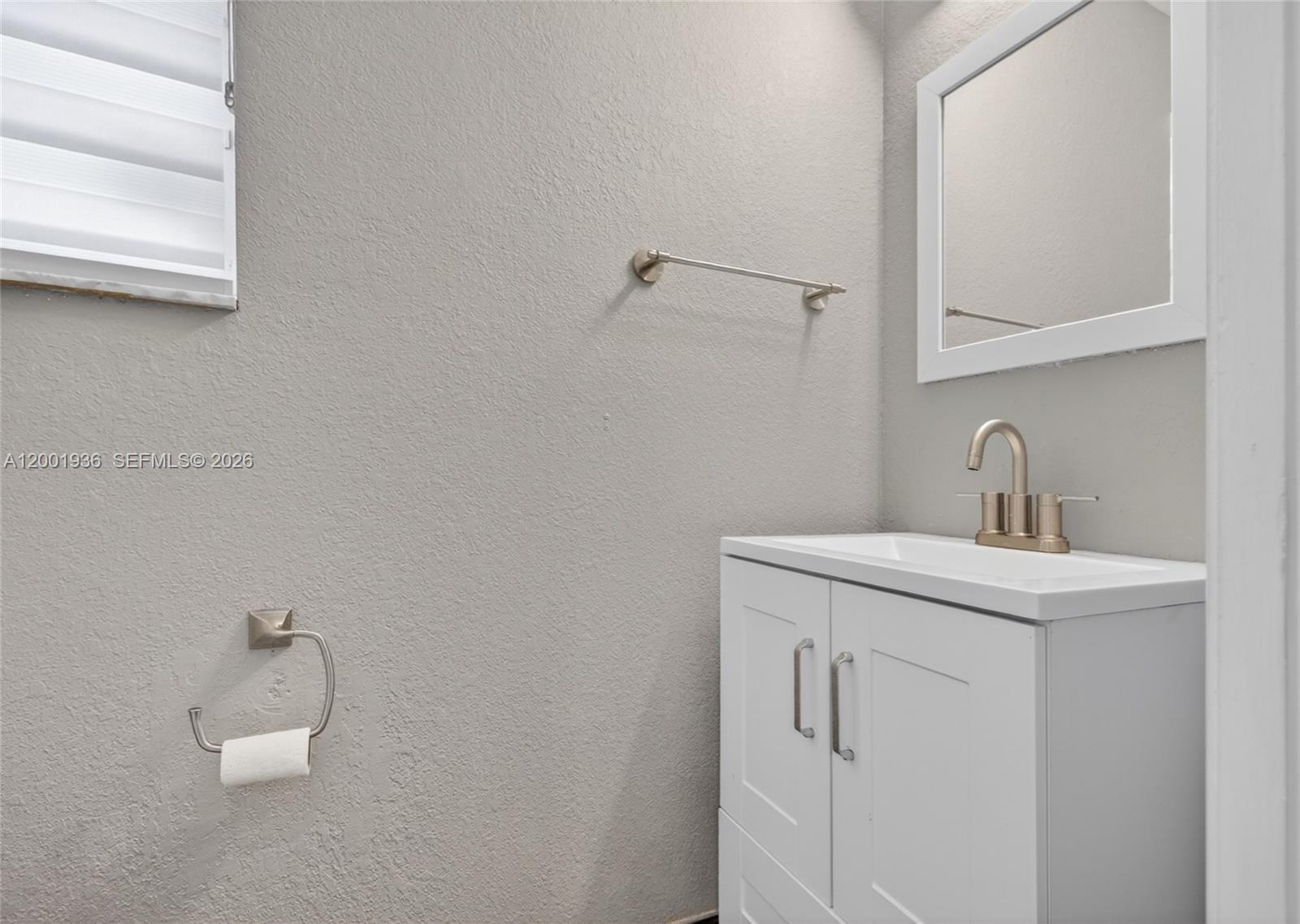 MELROSE POINT CONDO - Residential Lease