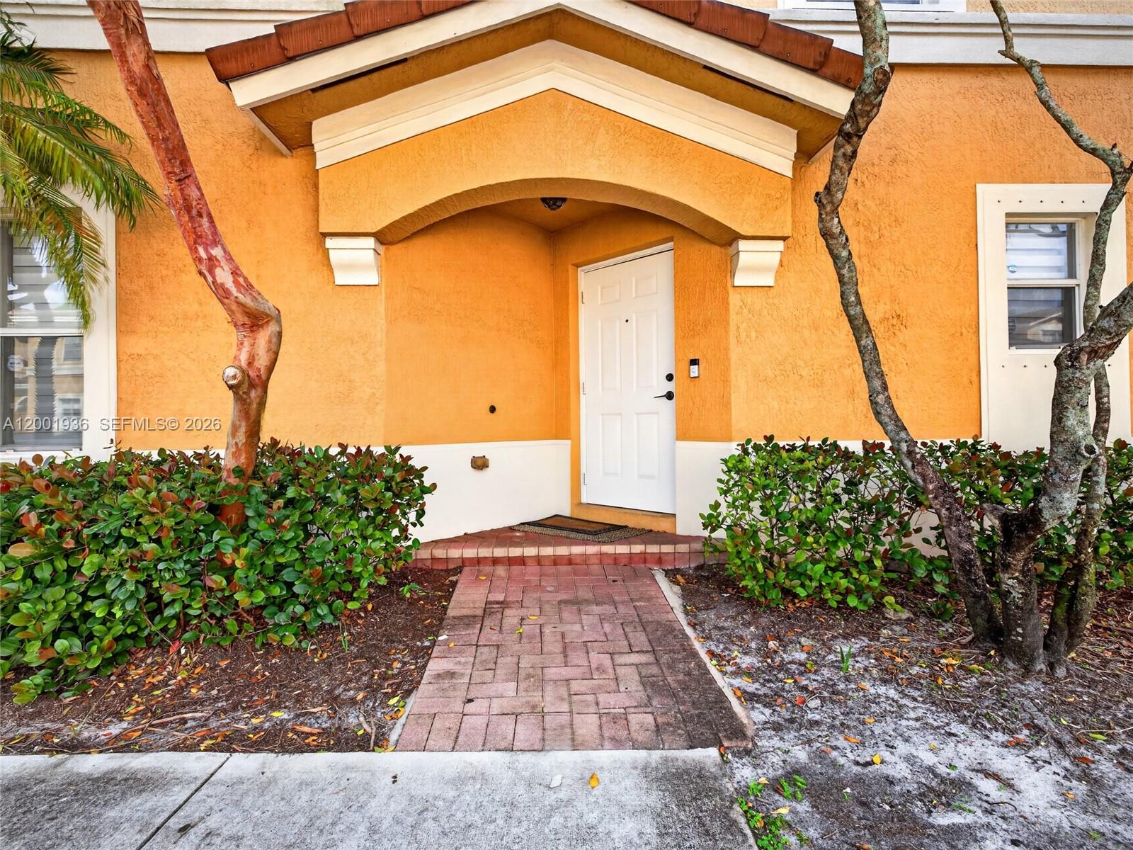 MELROSE POINT CONDO - Residential Lease