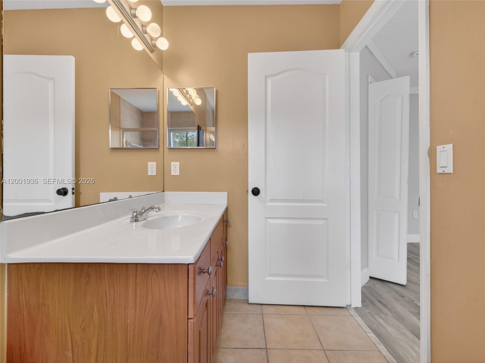 MELROSE POINT CONDO - Residential Lease