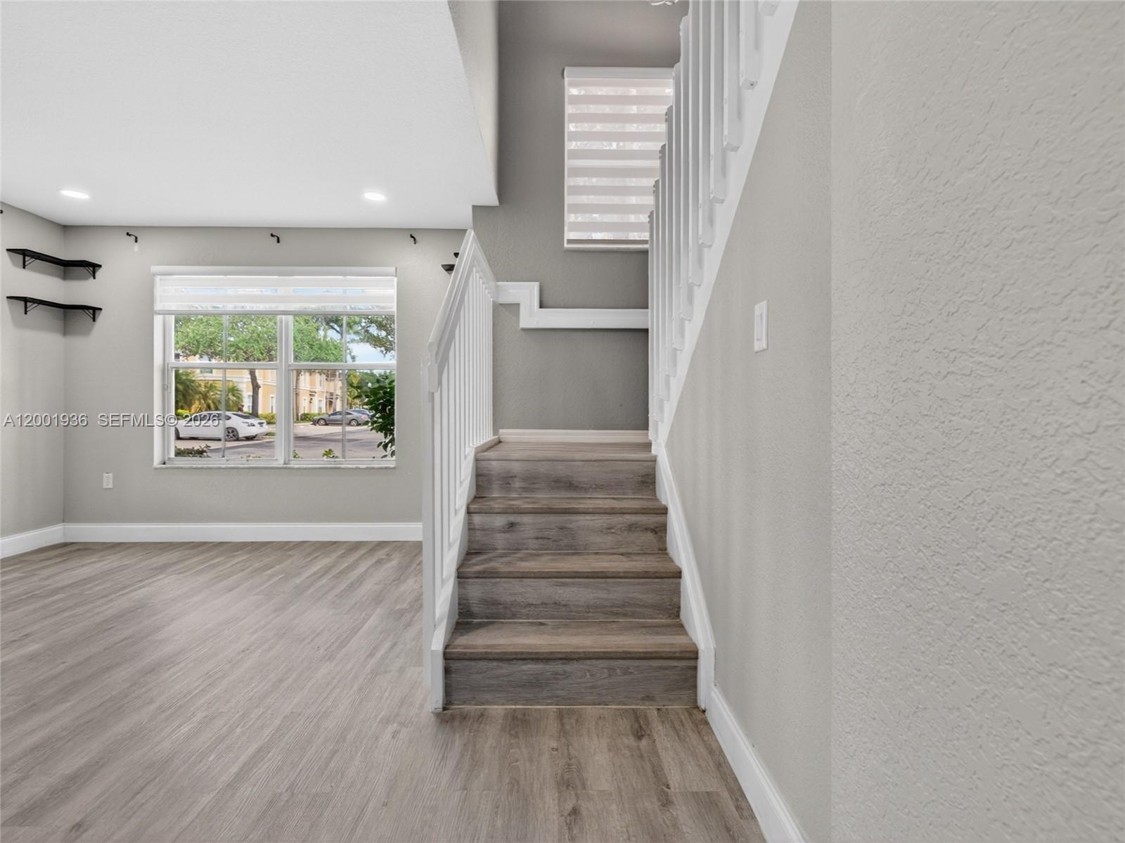 MELROSE POINT CONDO - Residential Lease