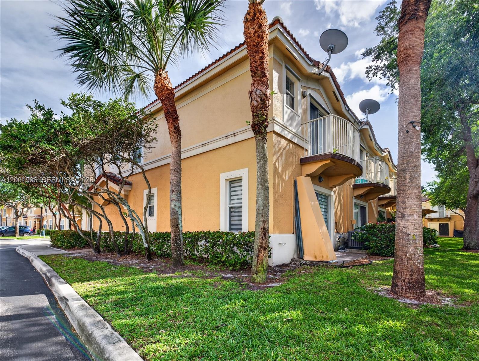 MELROSE POINT CONDO - Residential Lease