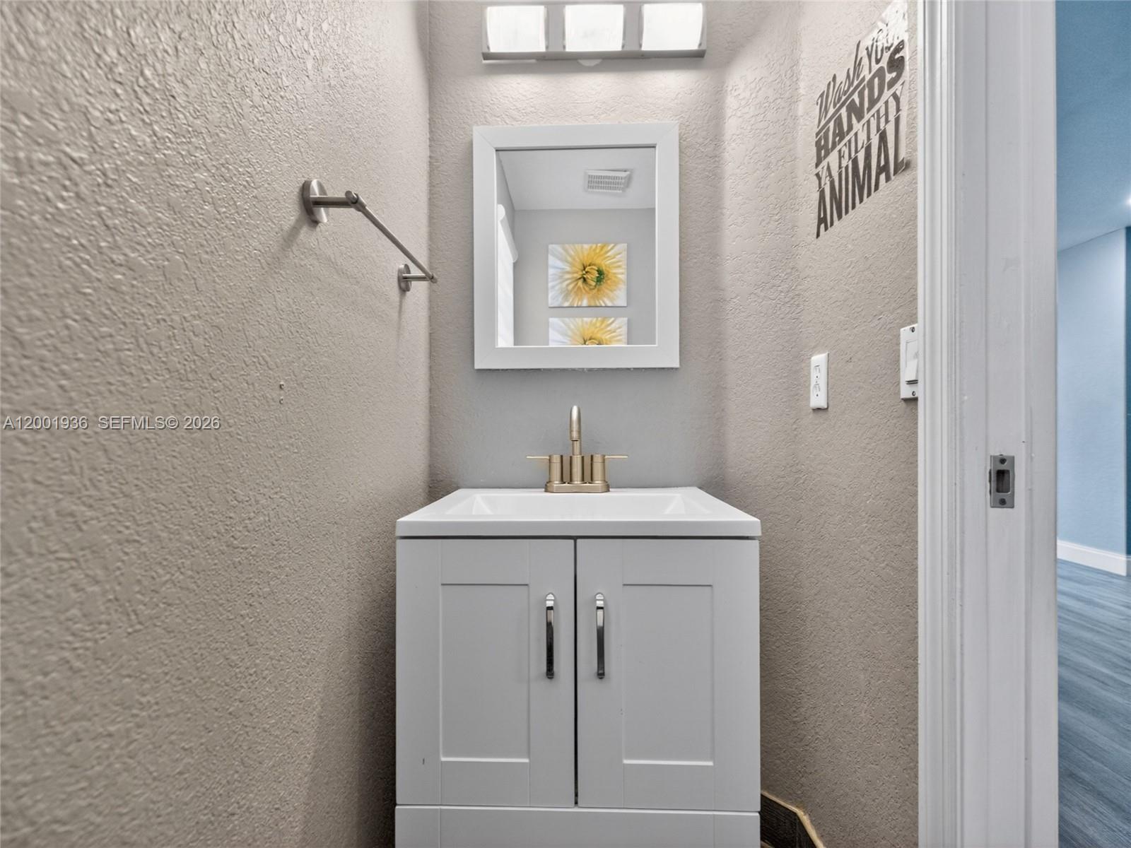 MELROSE POINT CONDO - Residential Lease