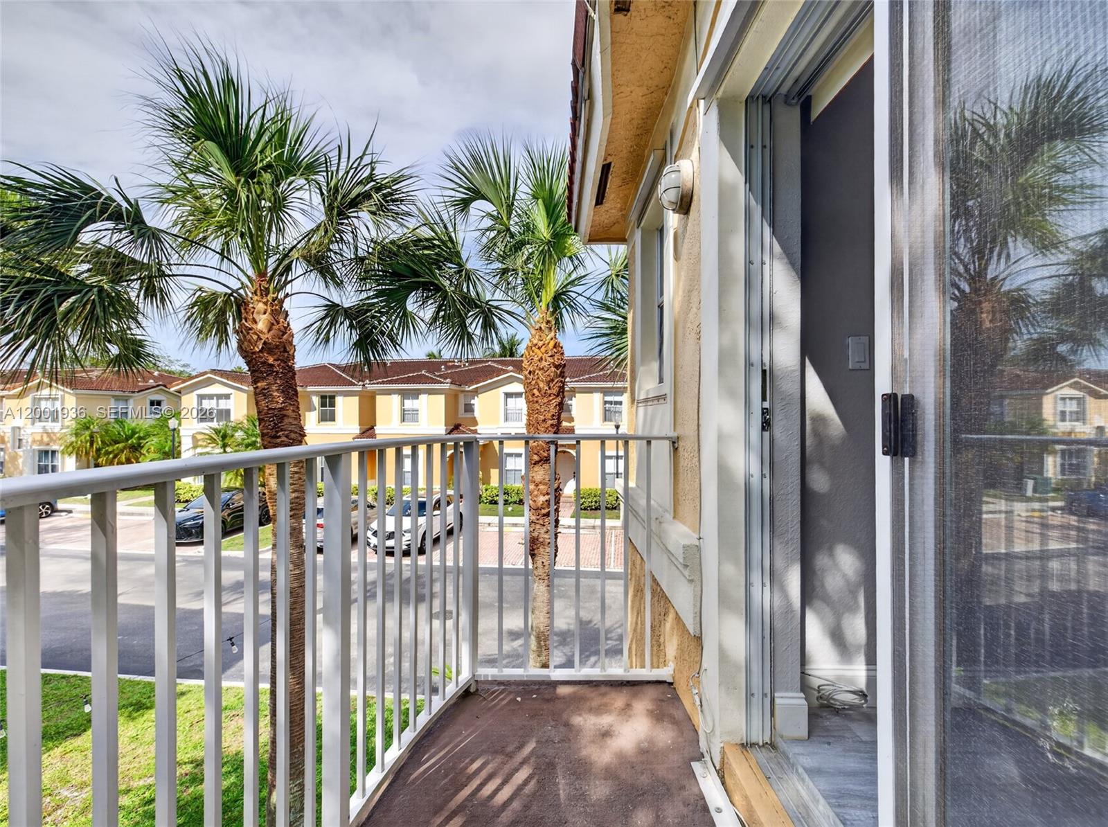 MELROSE POINT CONDO - Residential Lease