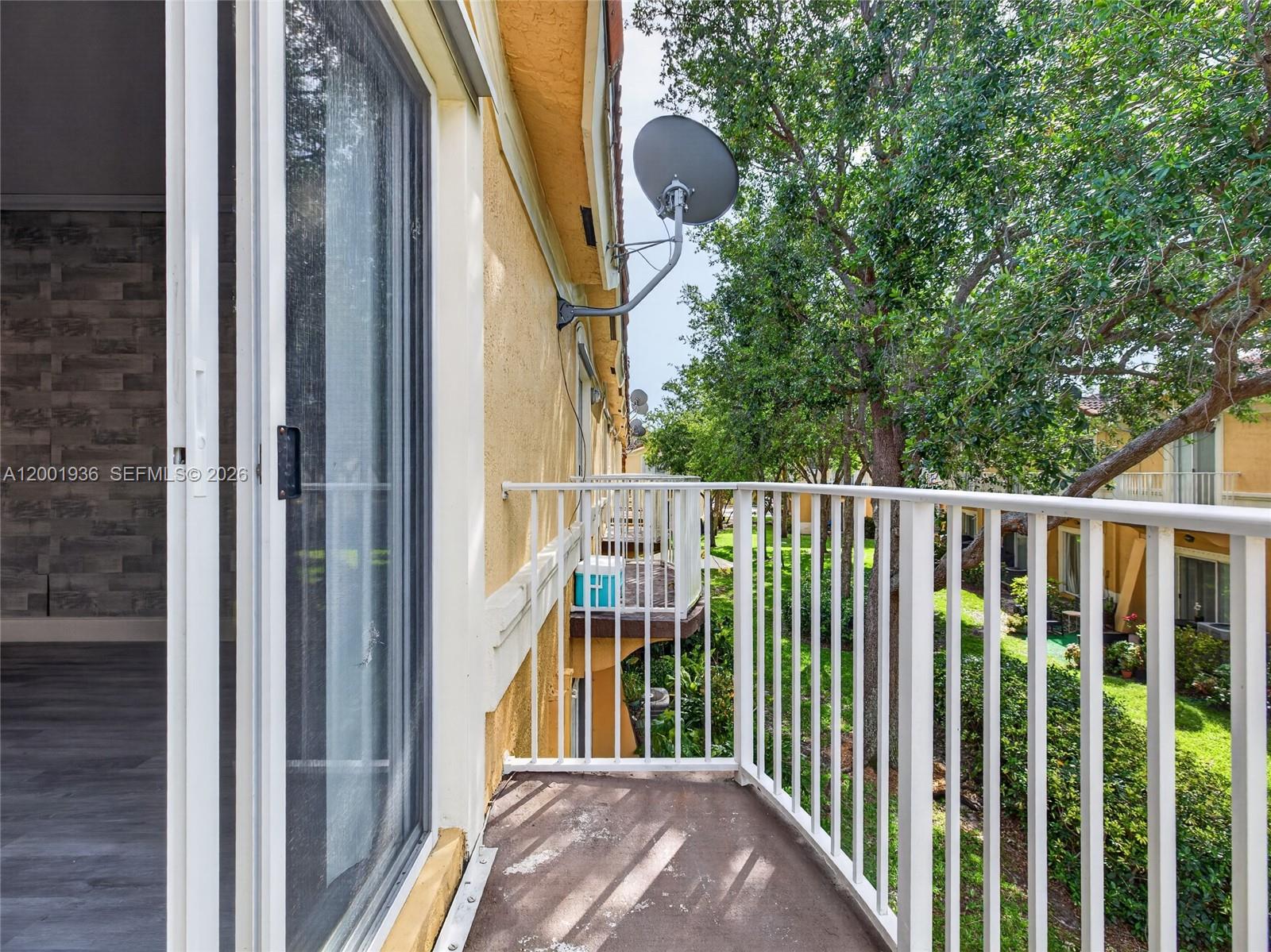 MELROSE POINT CONDO - Residential Lease