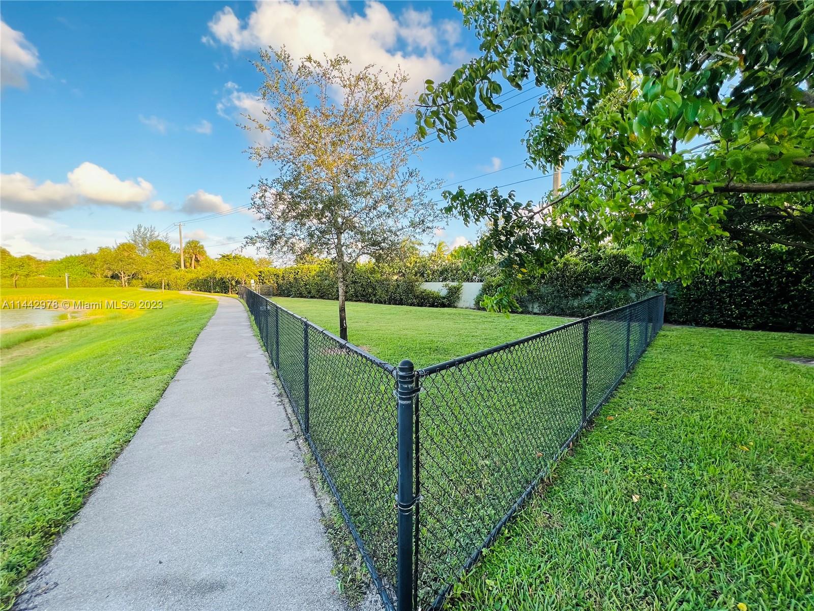 PLANTATION BUSINESS PARK - Residential