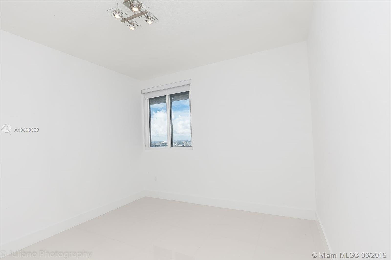 BAY HOUSE MIAMI CONDO - Residential