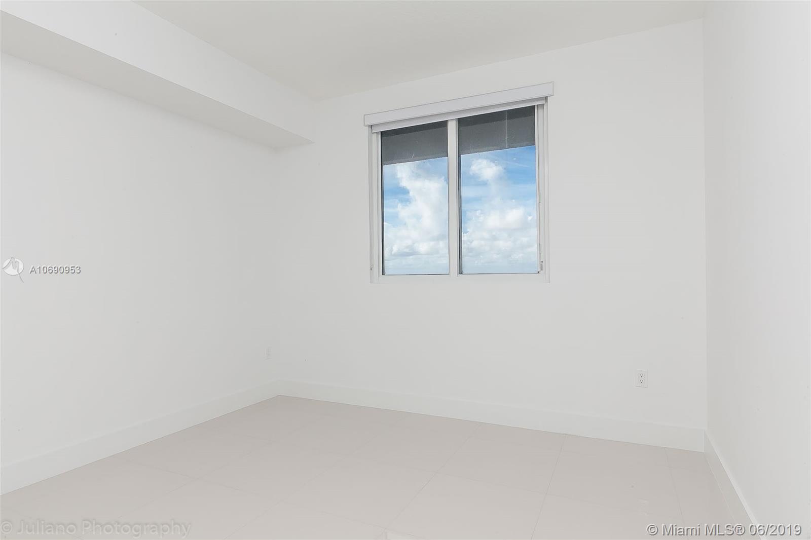 BAY HOUSE MIAMI CONDO - Residential