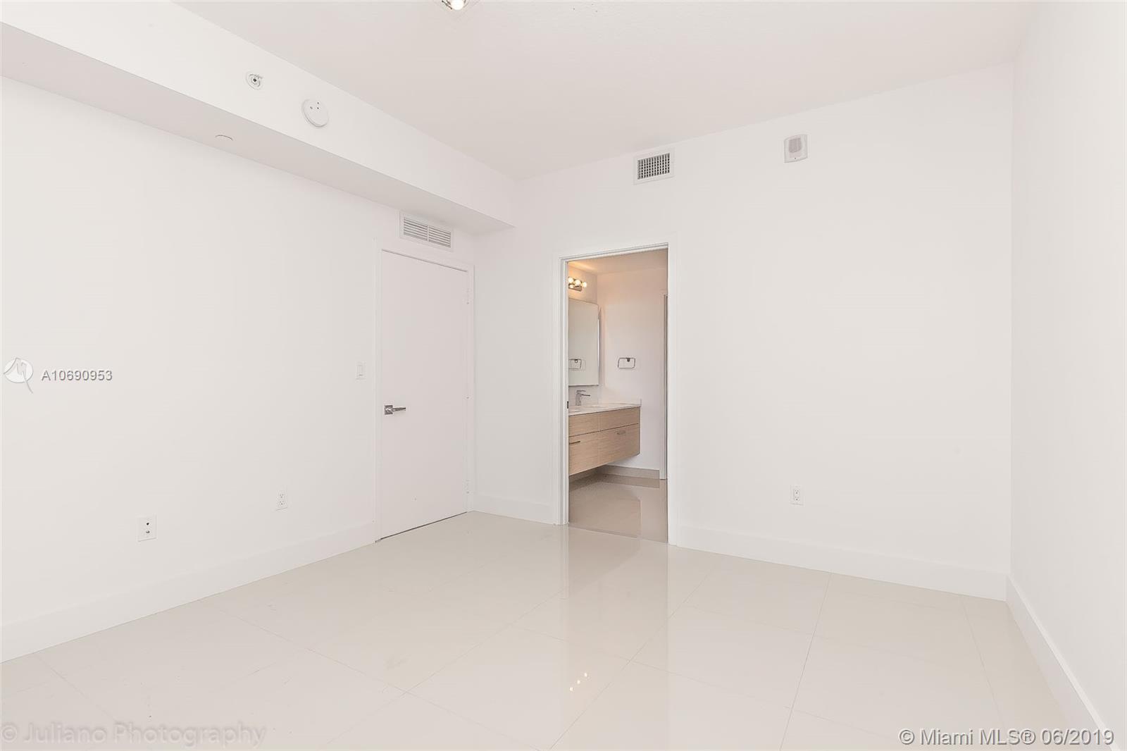 BAY HOUSE MIAMI CONDO - Residential