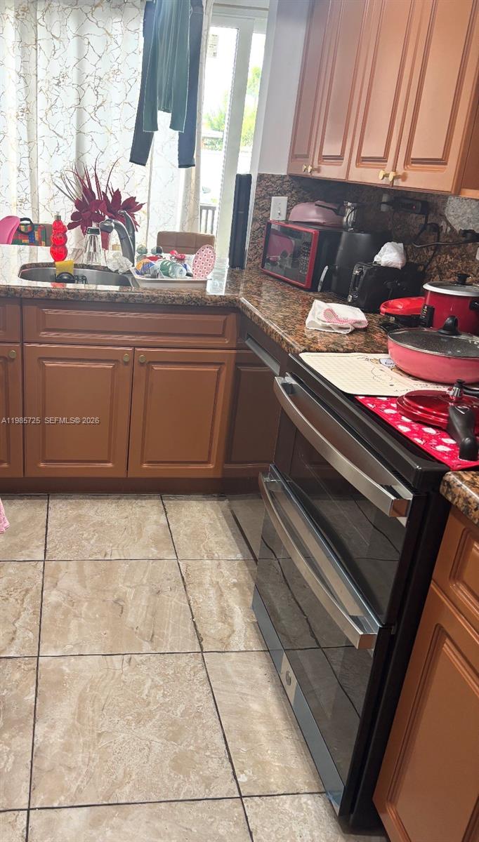 VERSAILLE GARDENS I CONDO - Residential