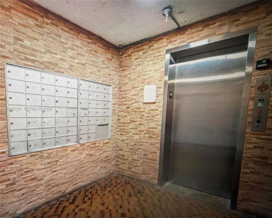 Beautiful 2 Bedroom  and 2 bath. in the first floor. Nice pool , new paint building . 2 tennis court, great location, Close to Flagler, Versailles Gardens 1.