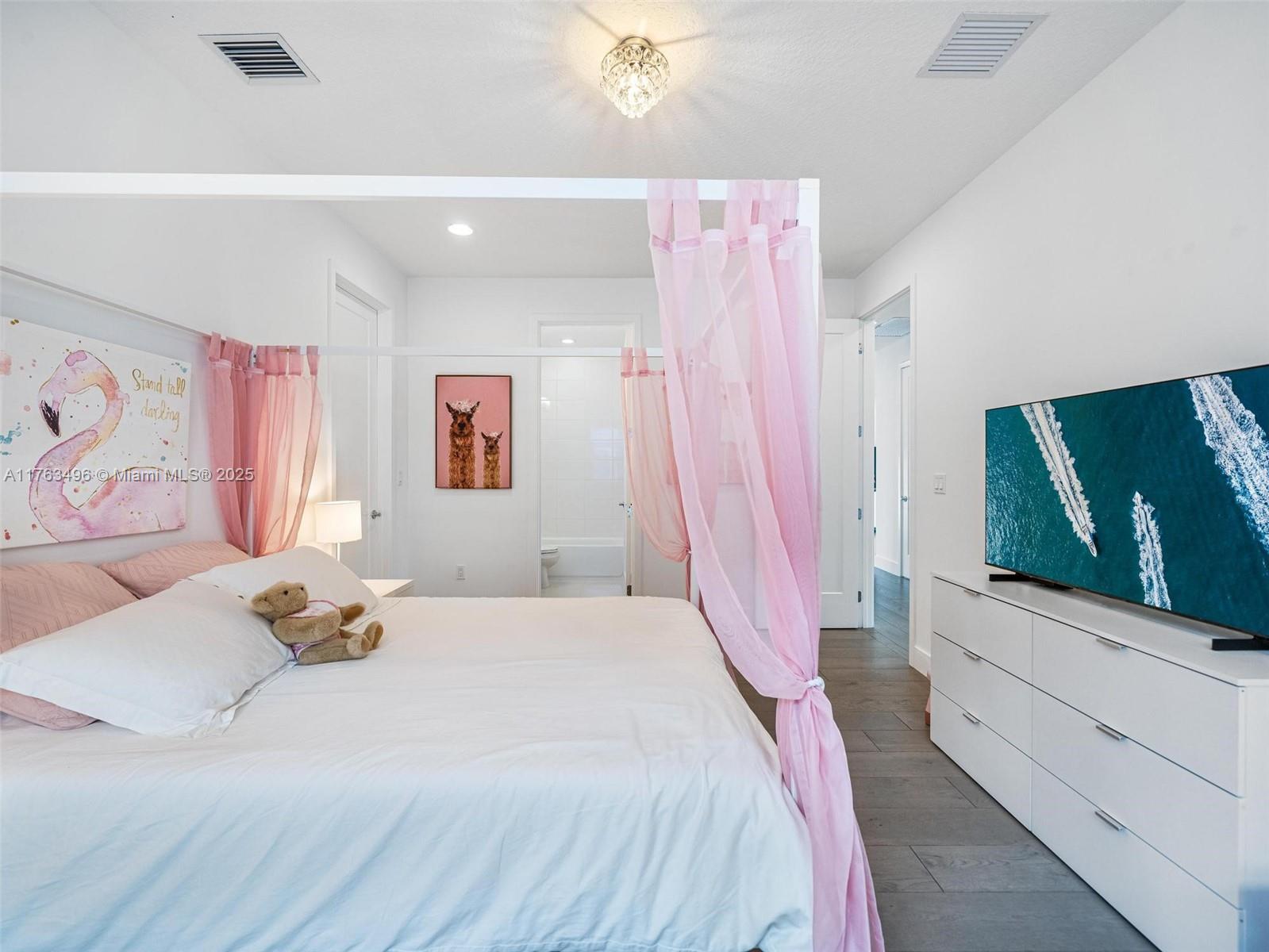 LOTUS PALM - Residential Lease