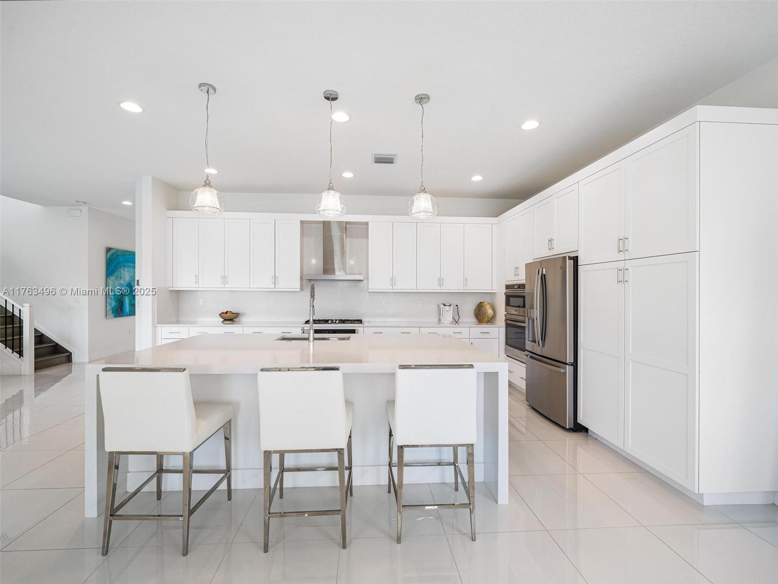 LOTUS PALM - Residential Lease