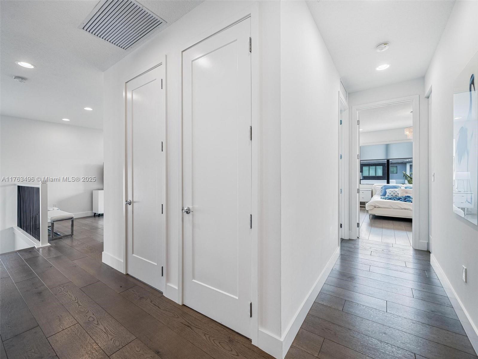 LOTUS PALM - Residential Lease