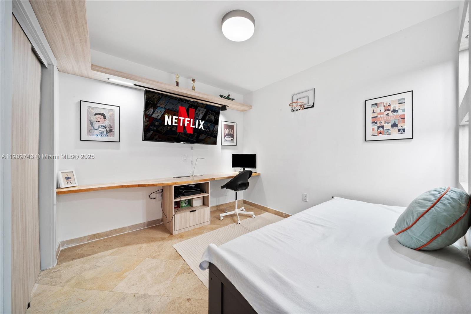 AZURE CONDO - Residential