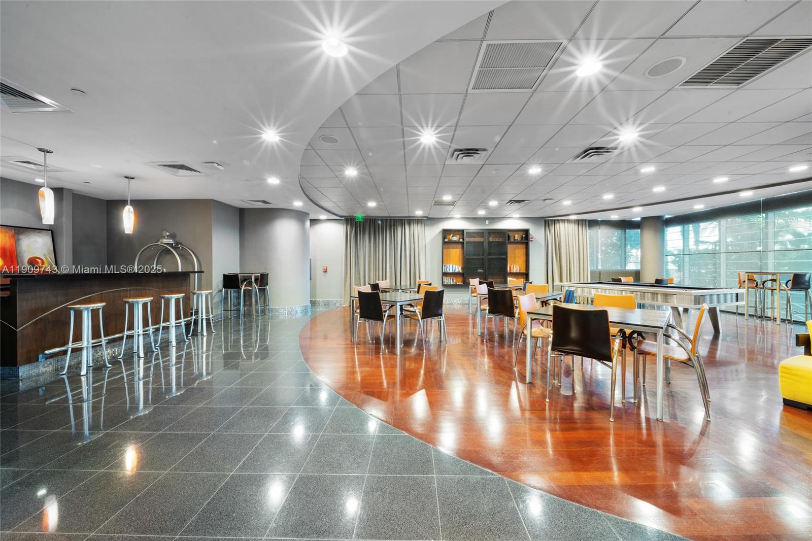 AZURE CONDO - Residential