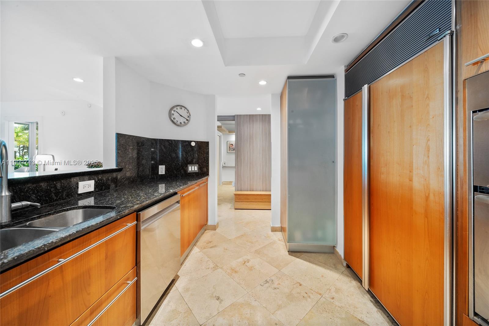 AZURE CONDO - Residential