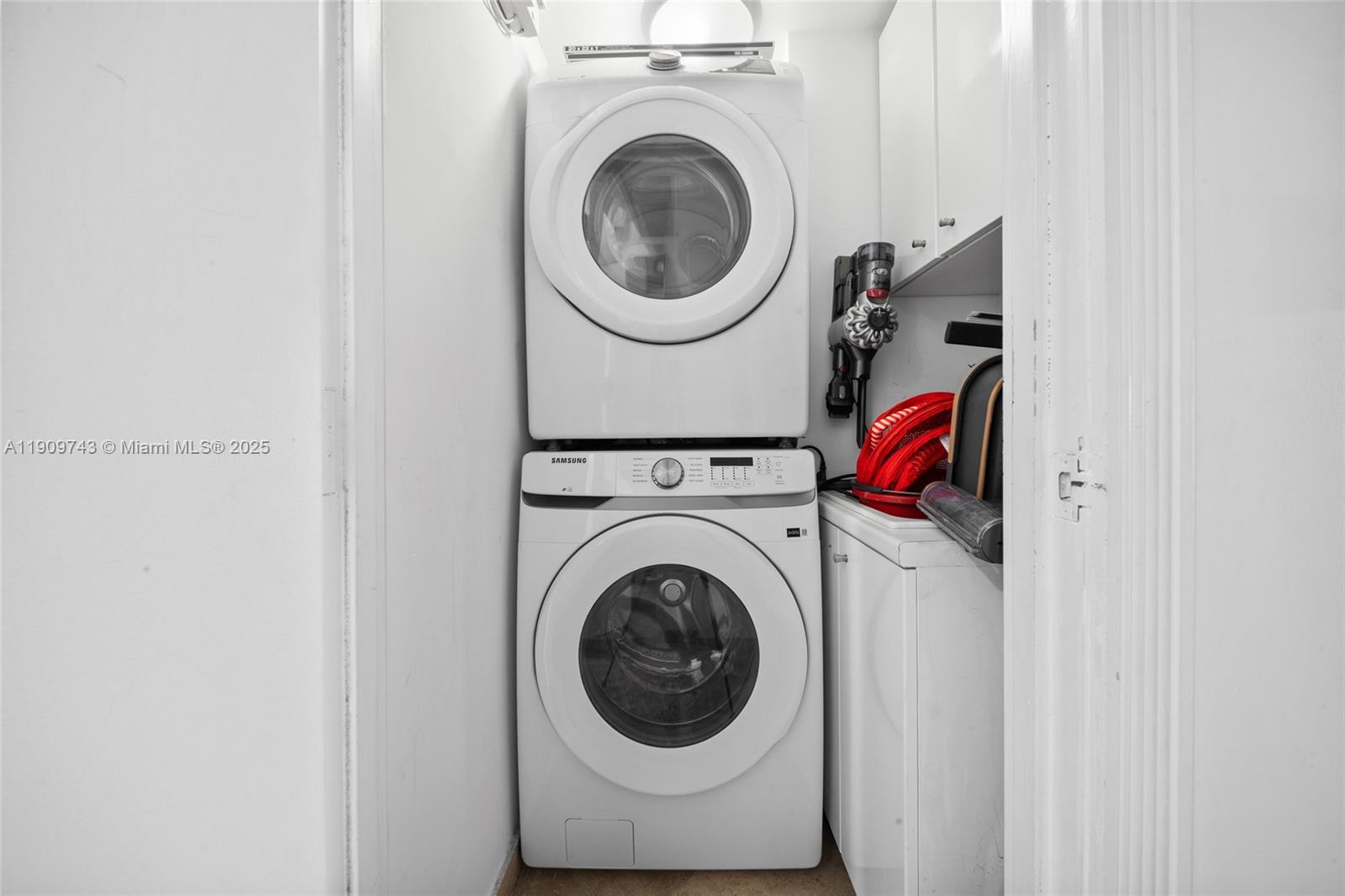 AZURE CONDO - Residential