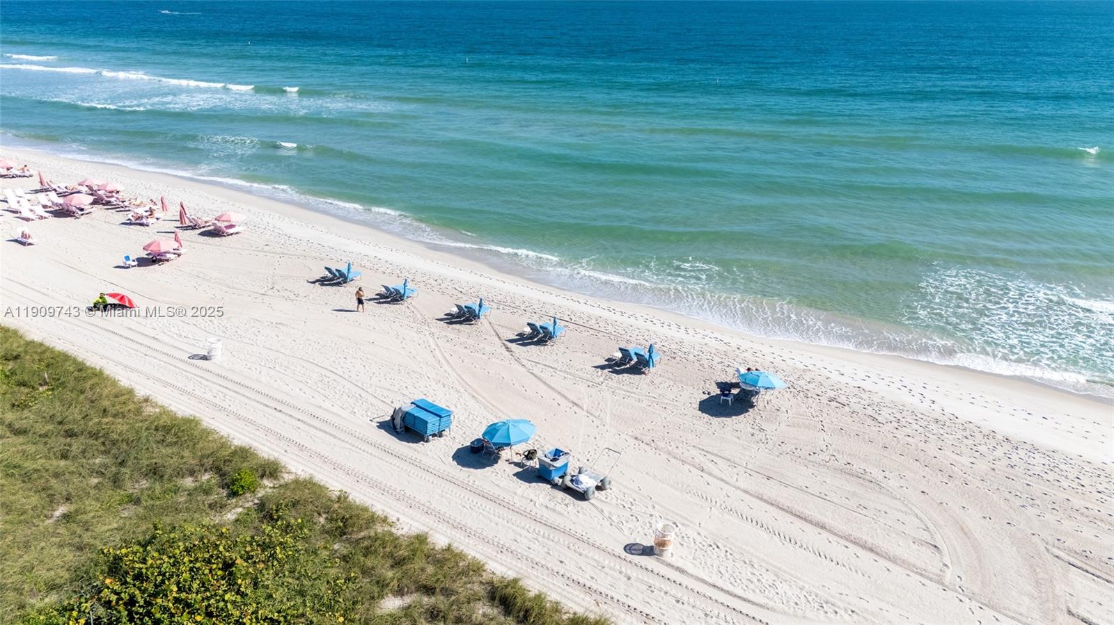 AZURE CONDO - Residential