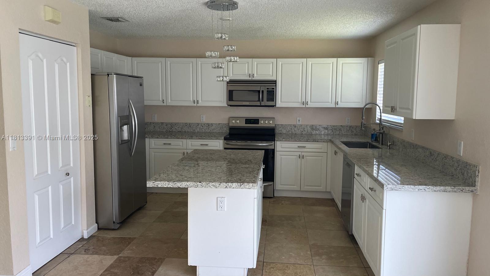 LAKES BY THE BAY SEC 10 - Residential Lease