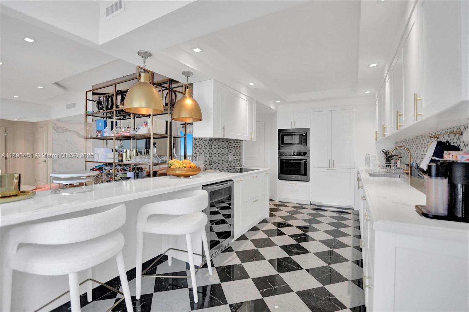 2000 ISL BLVD WILLIAMS IS - Residential Lease