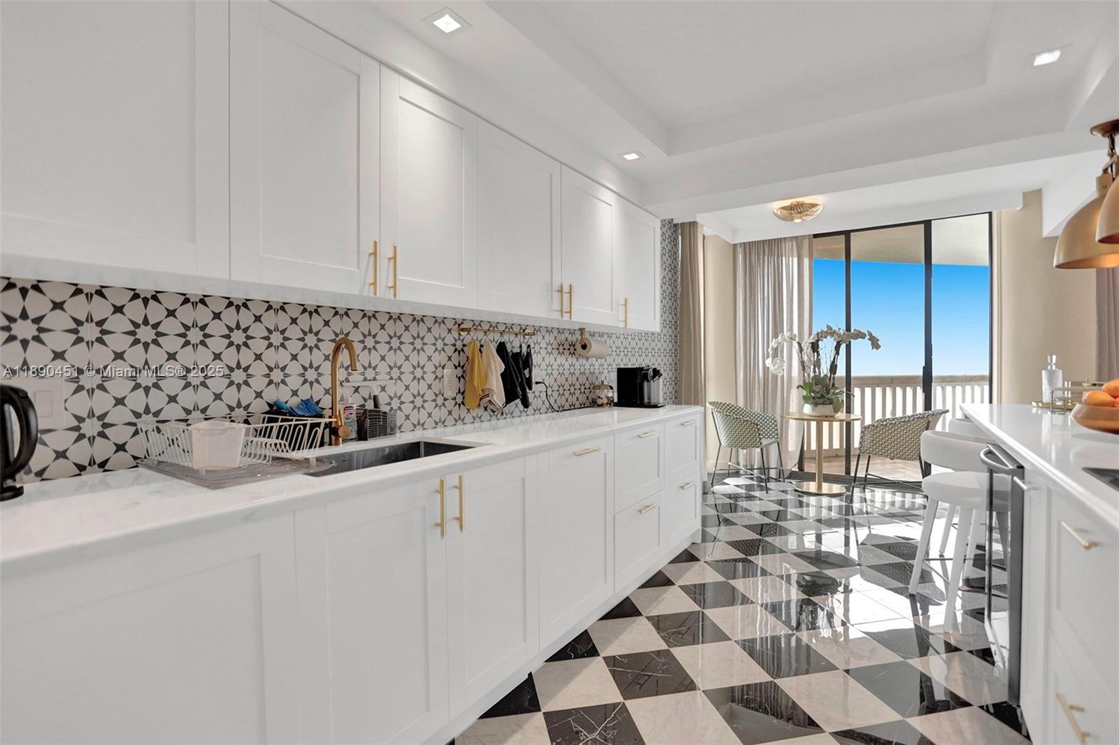 2000 ISL BLVD WILLIAMS IS - Residential Lease