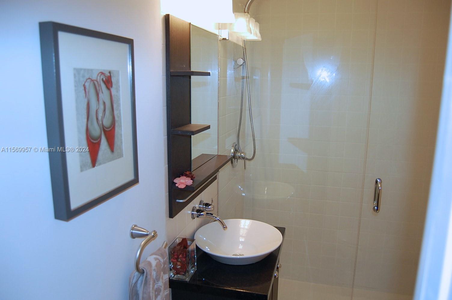 VENETIAN MANOR CONDO - Residential