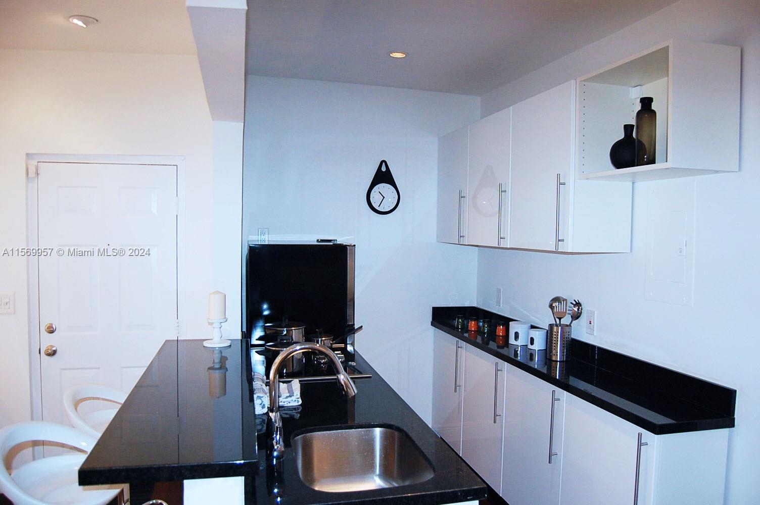 VENETIAN MANOR CONDO - Residential