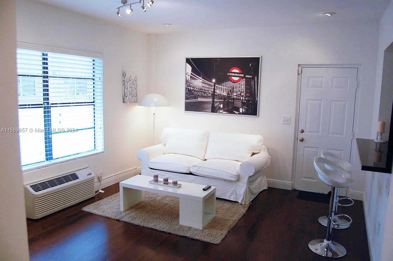VENETIAN MANOR CONDO - Residential