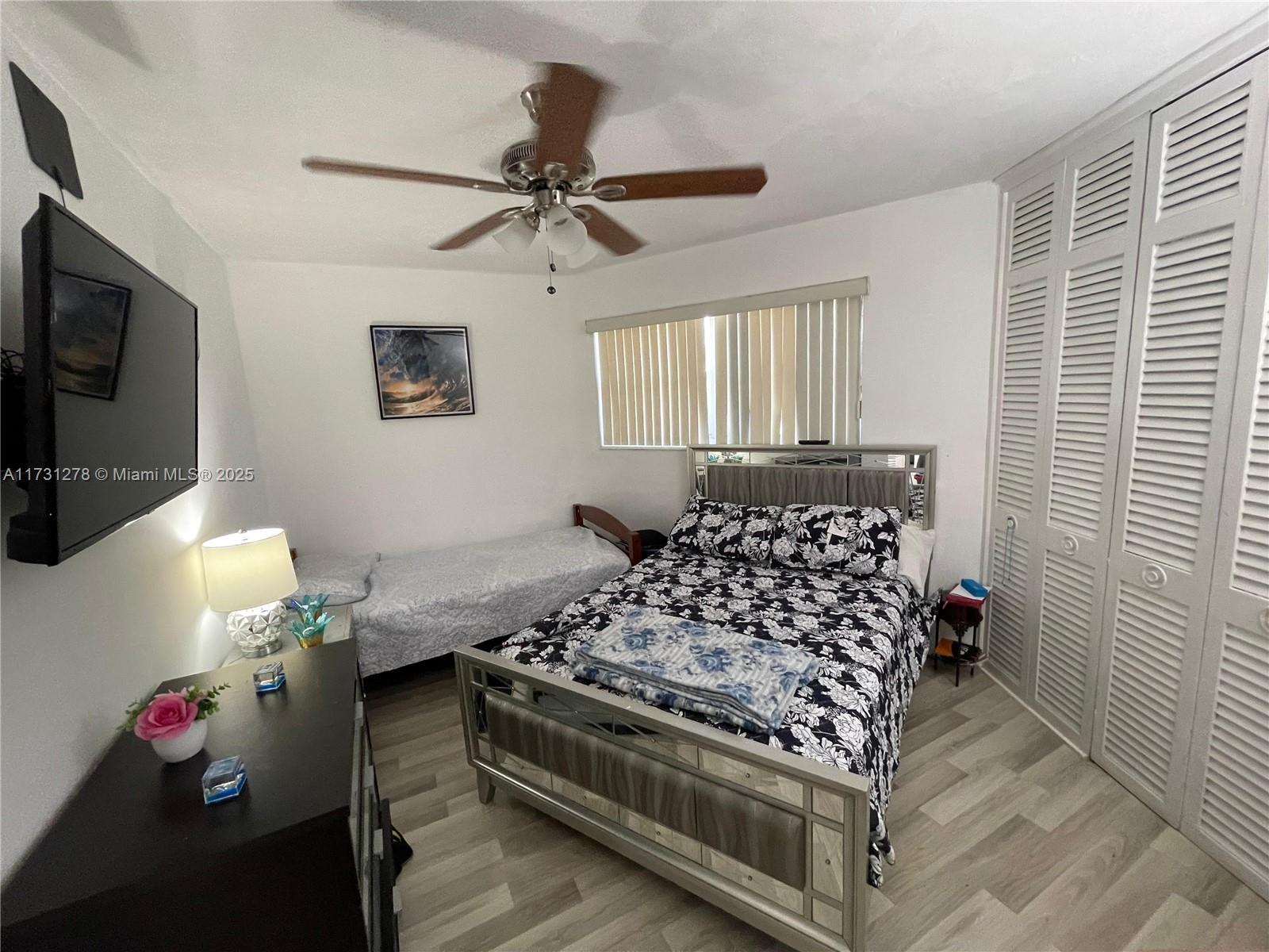 SKY LAKE GARDENS NO 3 CON - Residential