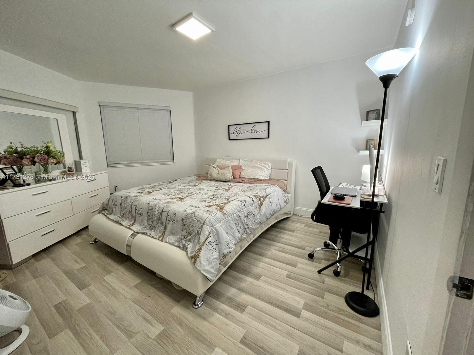 SKY LAKE GARDENS NO 3 CON - Residential