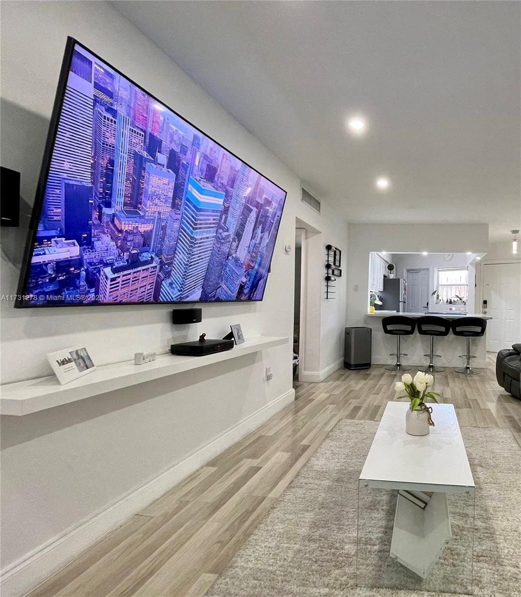 SKY LAKE GARDENS NO 3 CON - Residential