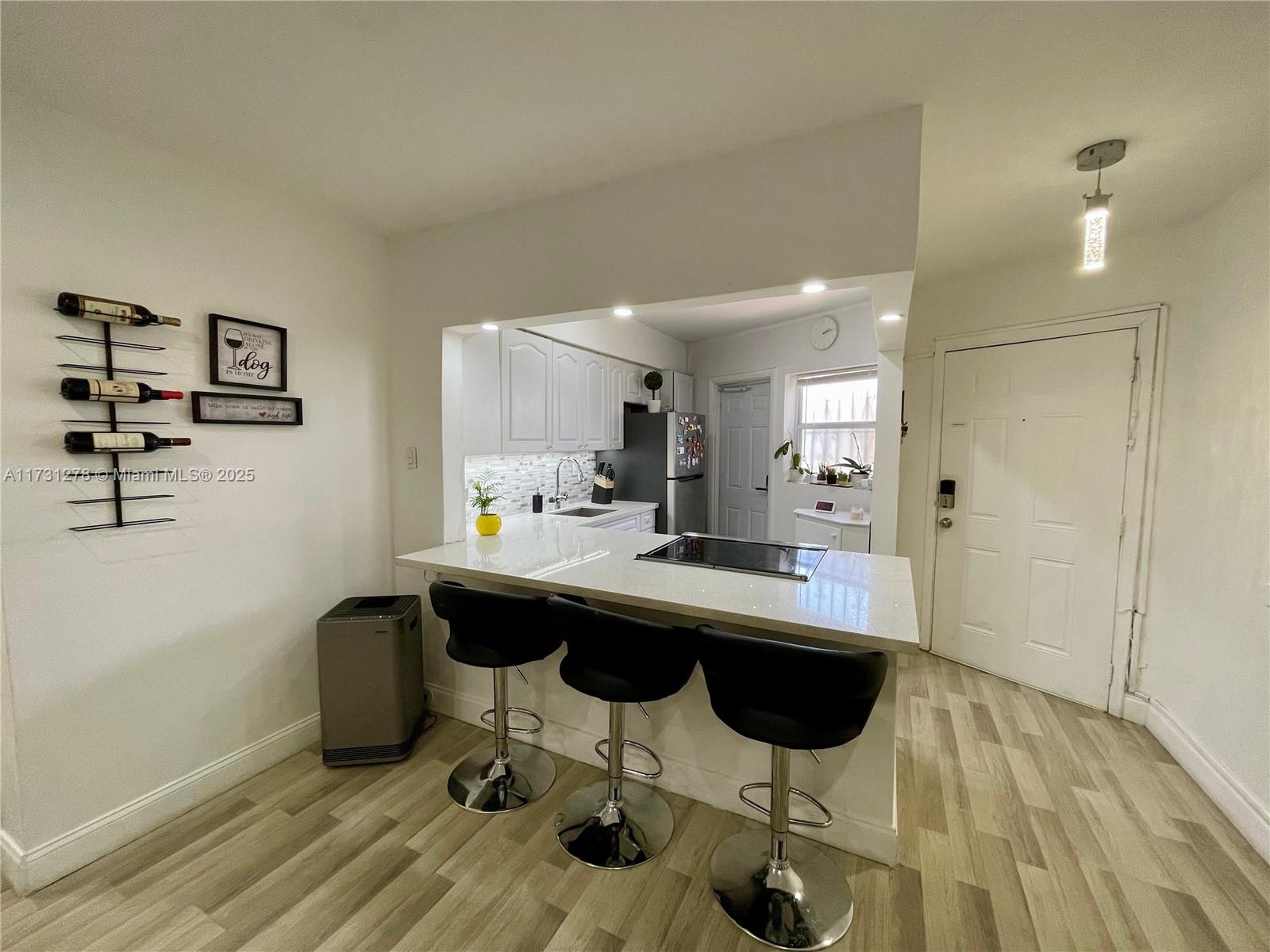 SKY LAKE GARDENS NO 3 CON - Residential