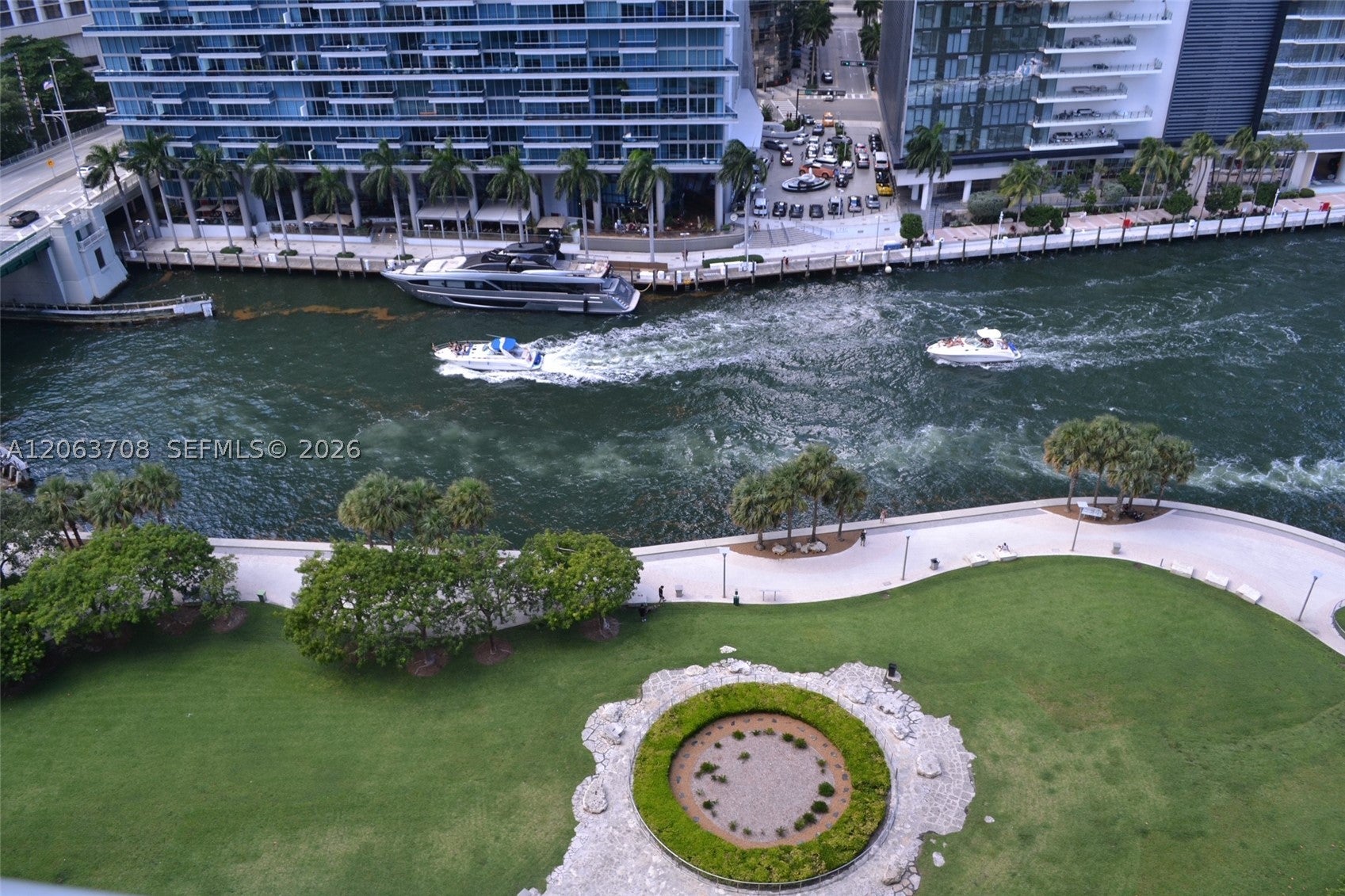 475 Brickell Ave 1814