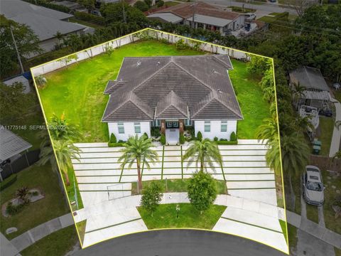 5815 SW 107th Pl Miami FL 33173