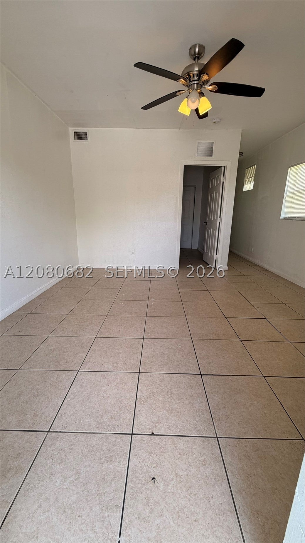 640 SW 9th Court 02