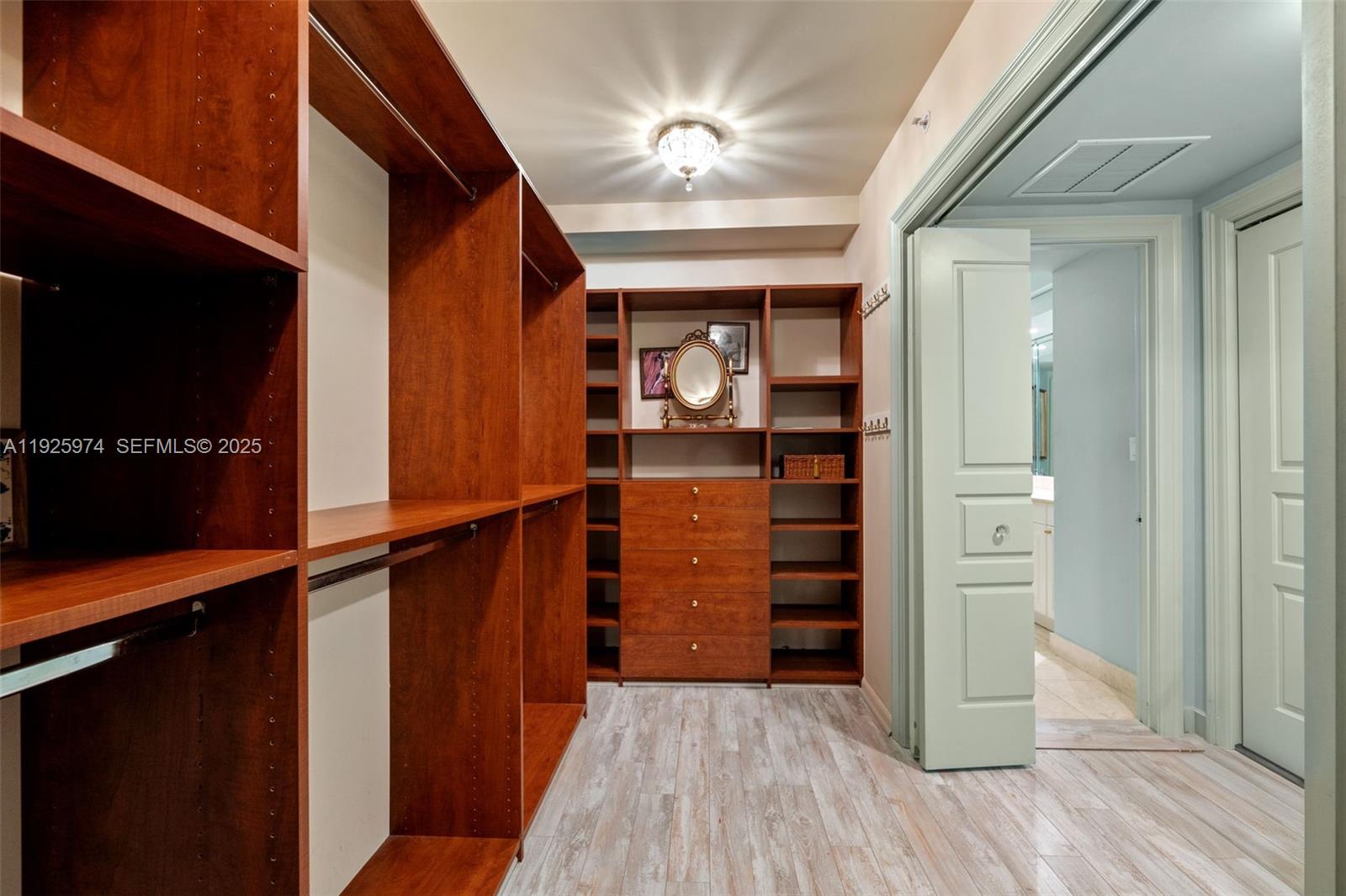 THE PENINSULA CONDO - Residential