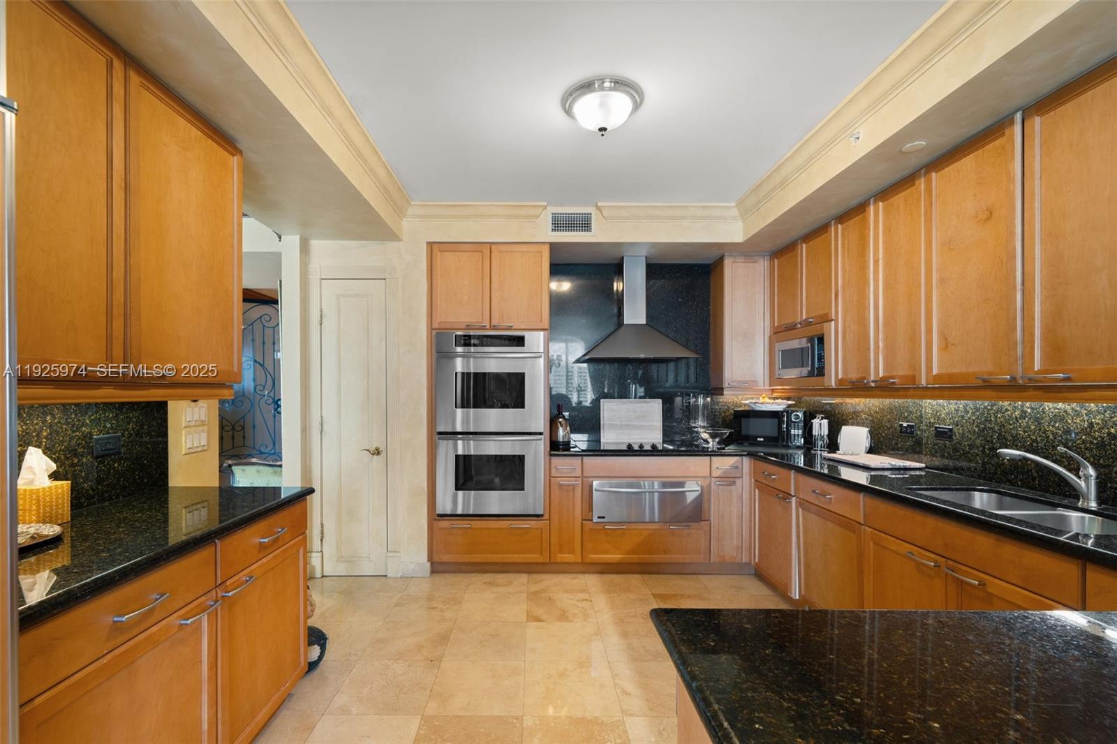 THE PENINSULA CONDO - Residential