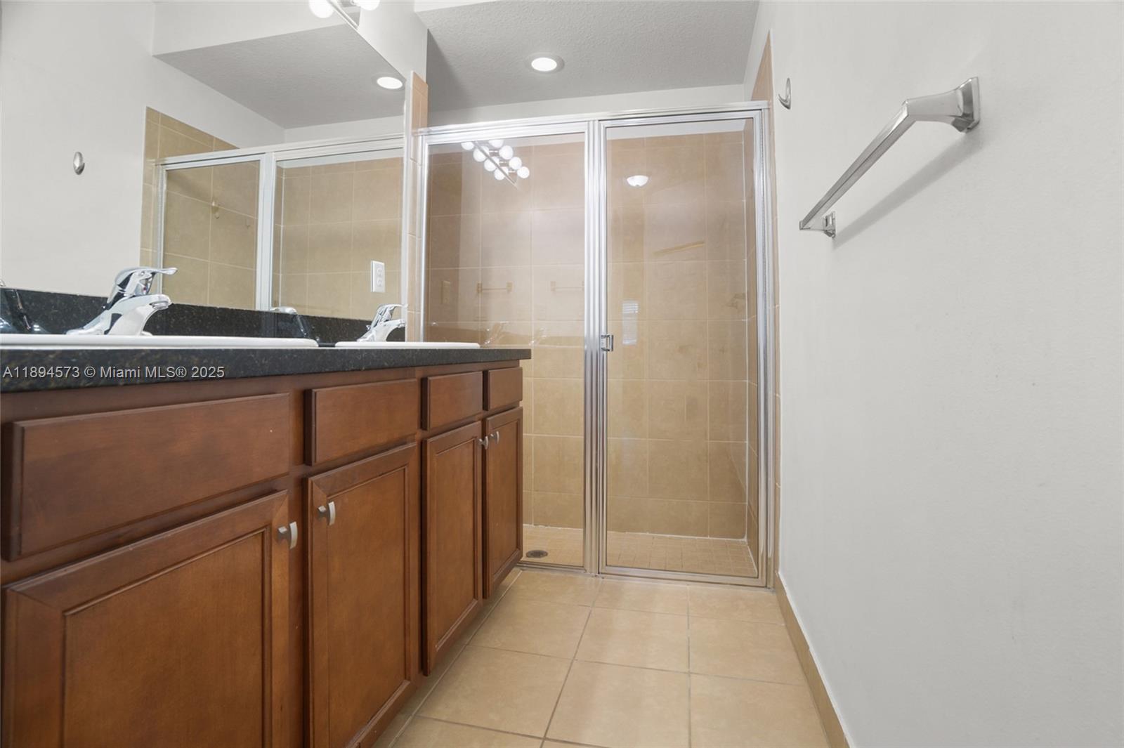 COBBLESTONE II - Residential Lease