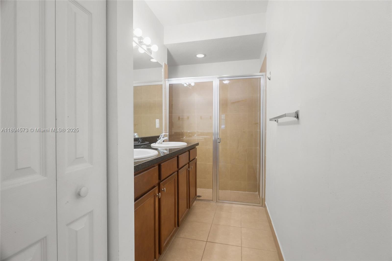COBBLESTONE II - Residential Lease