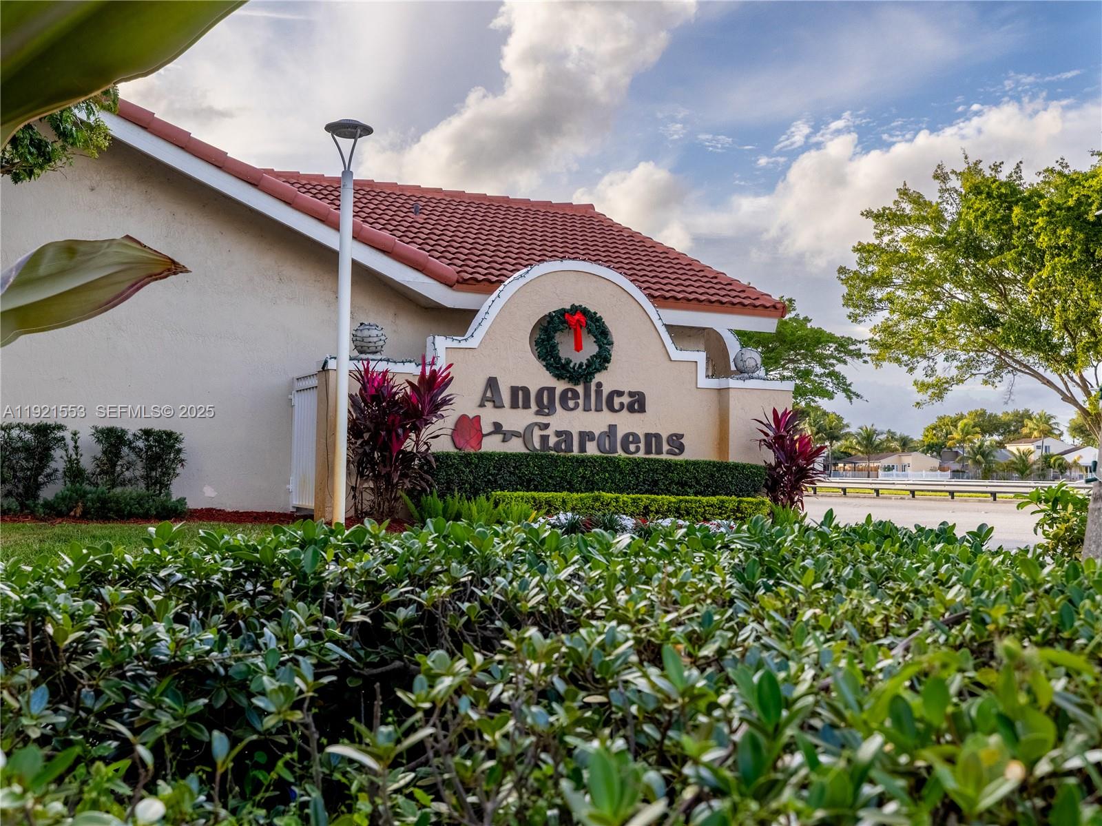 ANGELICA GARDENS AT LAKES - Residential