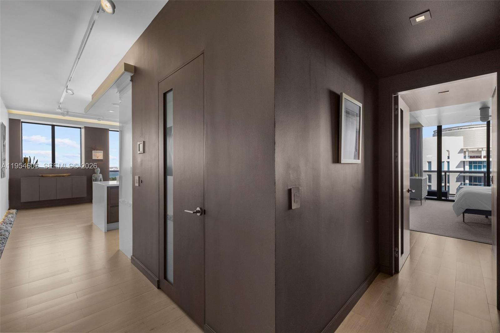 5875 Collins Ave PH-7