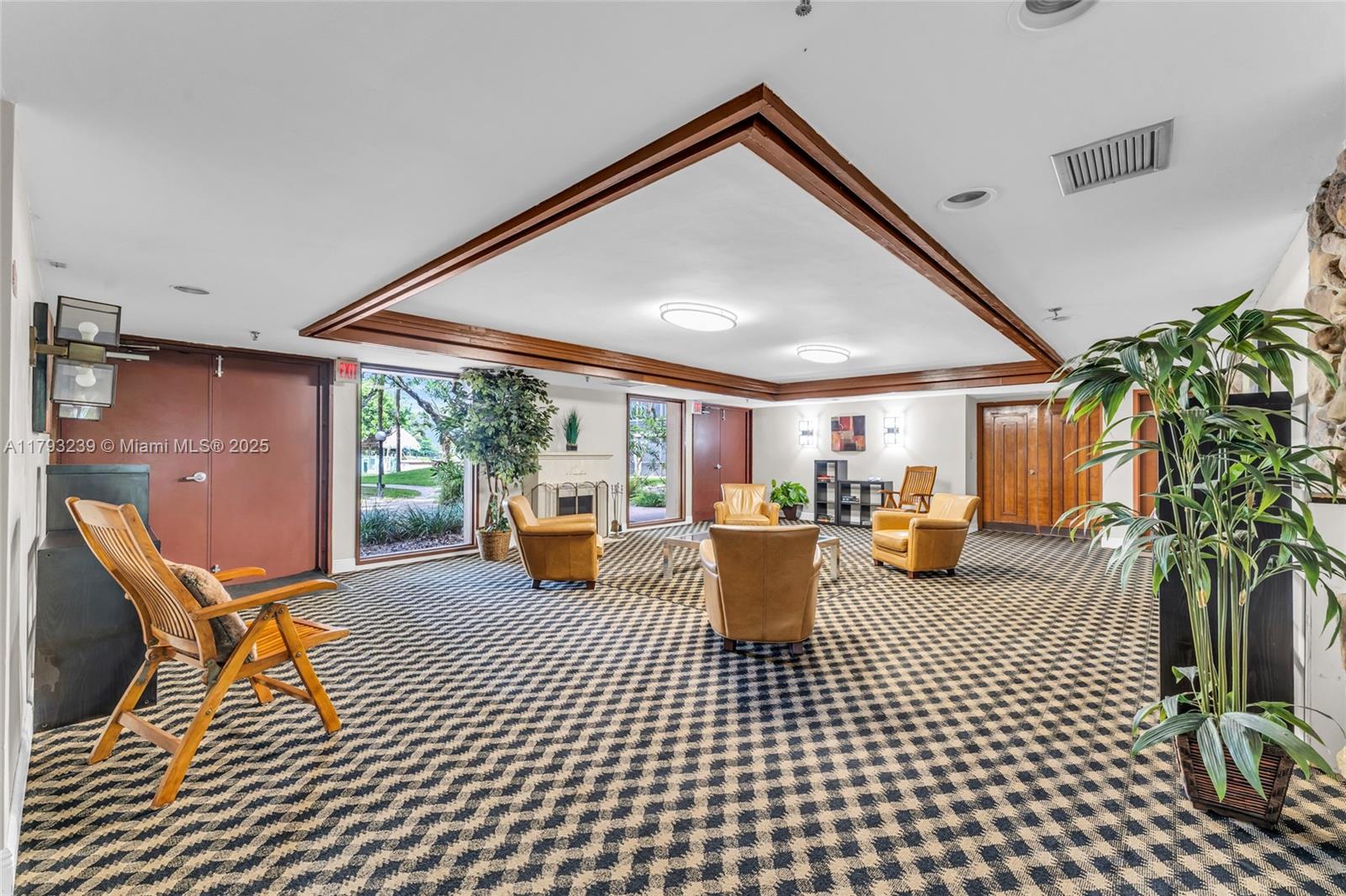 COCO WOOD CONDO - Residential