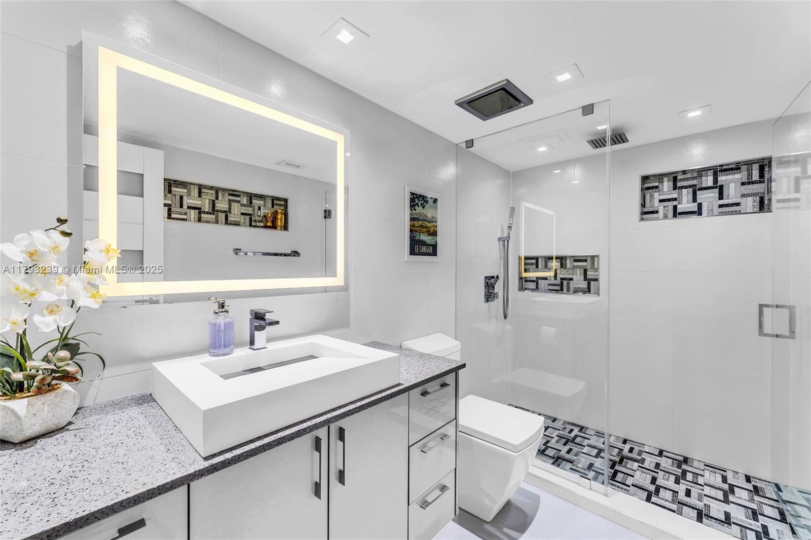 COCO WOOD CONDO - Residential