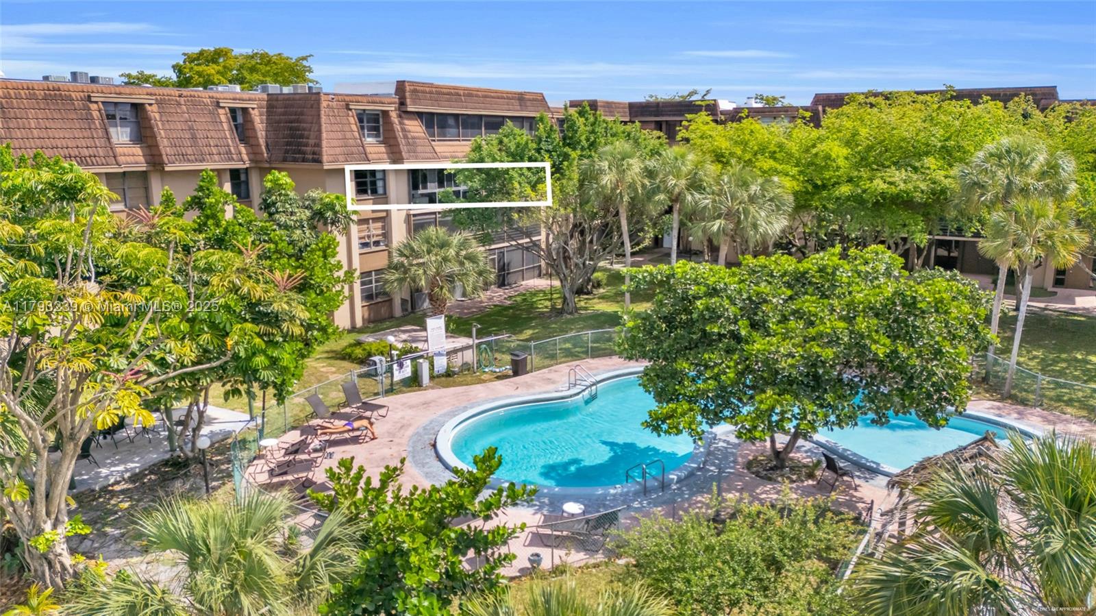 COCO WOOD CONDO - Residential